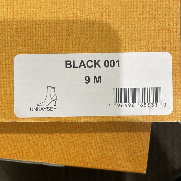 Unisa-black suede 3 1/2 heels boots…super cute for a night out. 8 1/2 or 9 size. - Picture 2 of 8